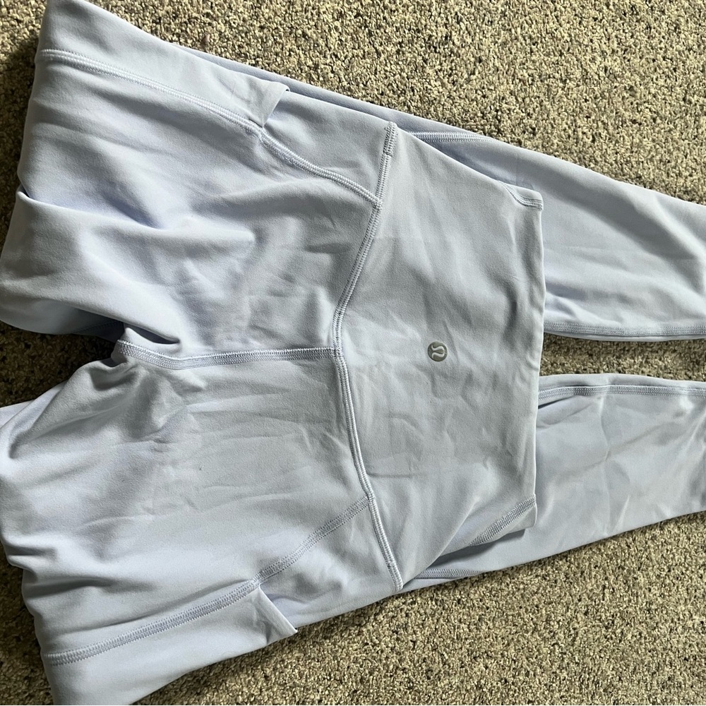 Lululemon light blue/periwinkle 🪺 leggings w pockets/size 2